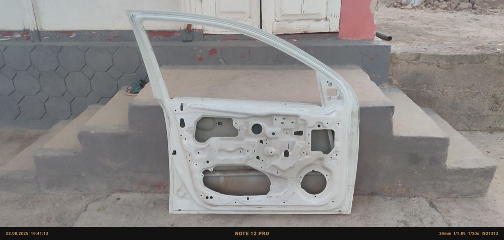 Nexia 3 eshik oldi radnoy