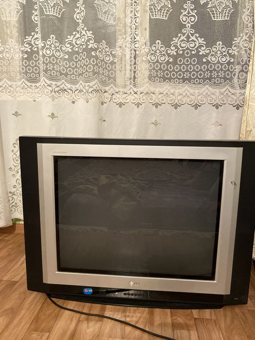 Продаю телевизор LG