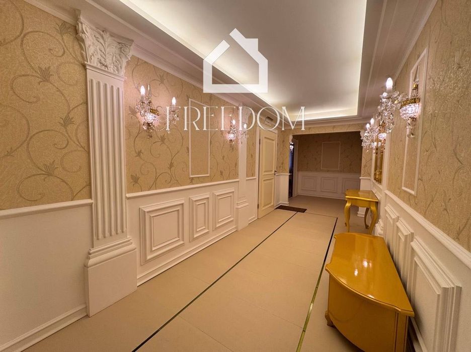 Продава се Четиристаен апартамент в Варна, Бриз - 268 кв.м за 2612 €/кв.м - Снимка #7