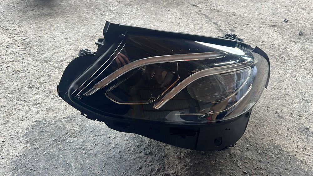 Far stanga dreapta Mercedes E Class W213 si piese