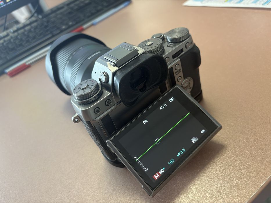 Vand PACHET Fuji X-T1 si obiective + accesorii