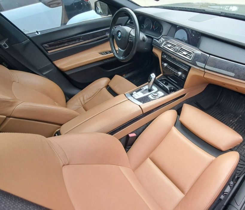 Trimuri BMW Seria 7 F01 F02 LONG