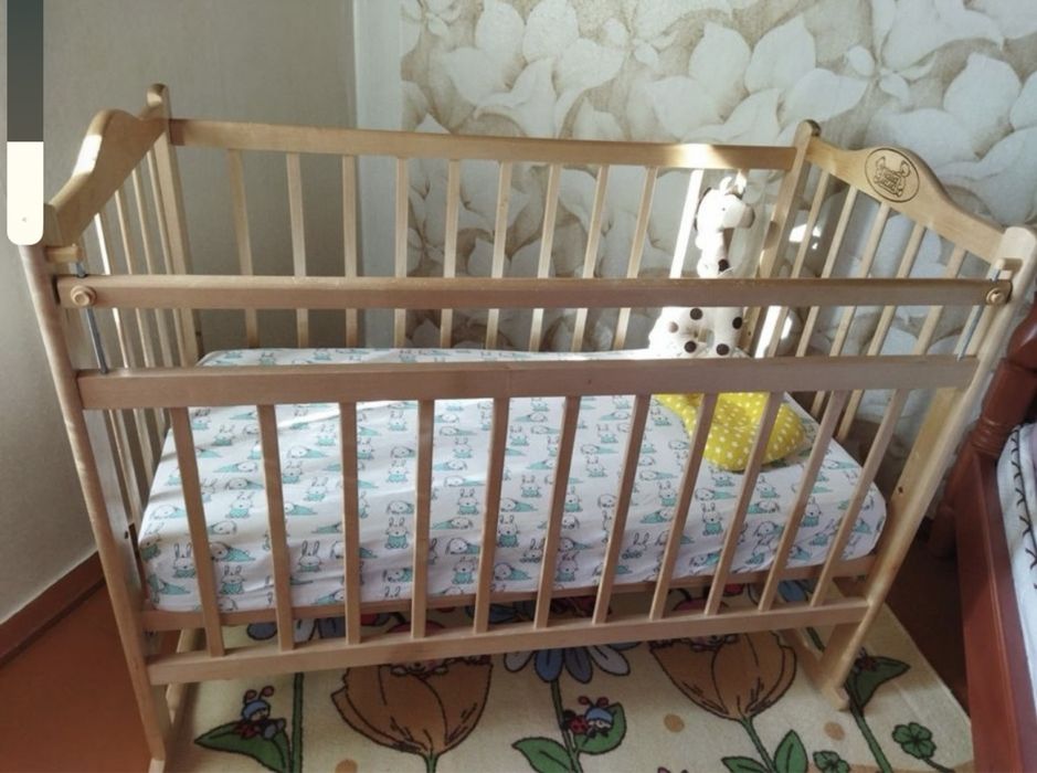 Продам кроватку Наша мама