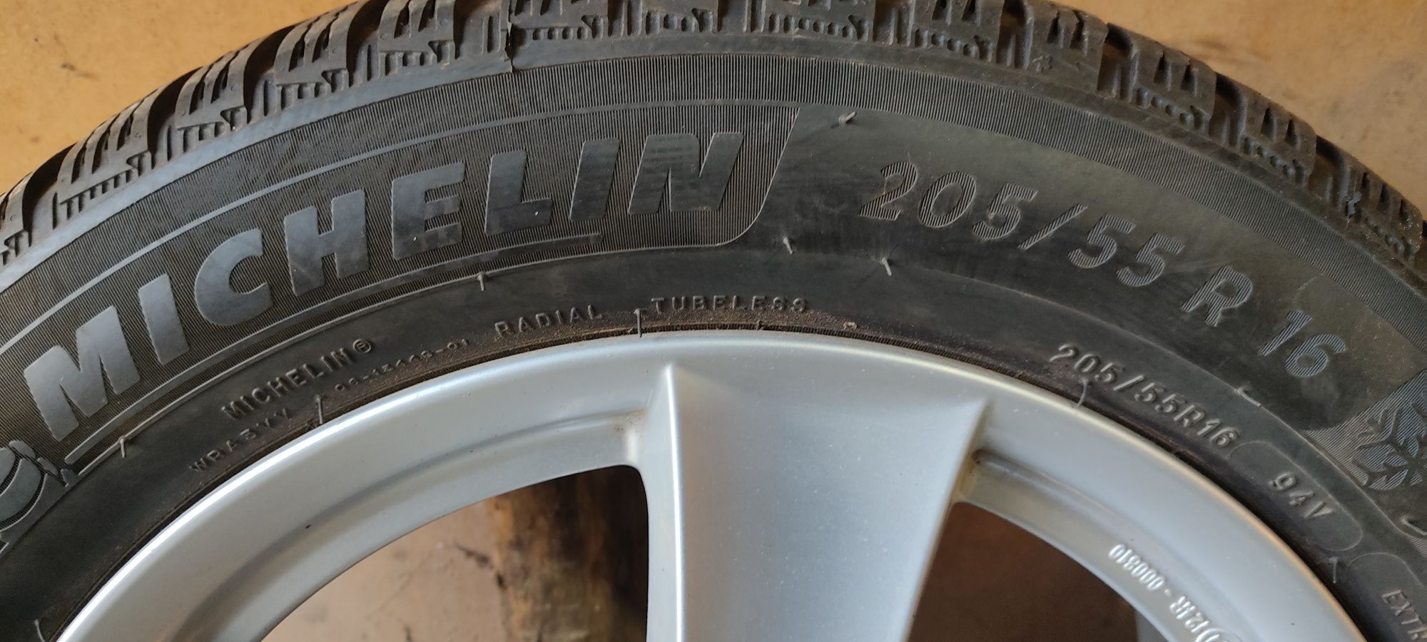 2 Алуминиеви джанти със зимни гуми Michelin Alpin 6 205/55/16