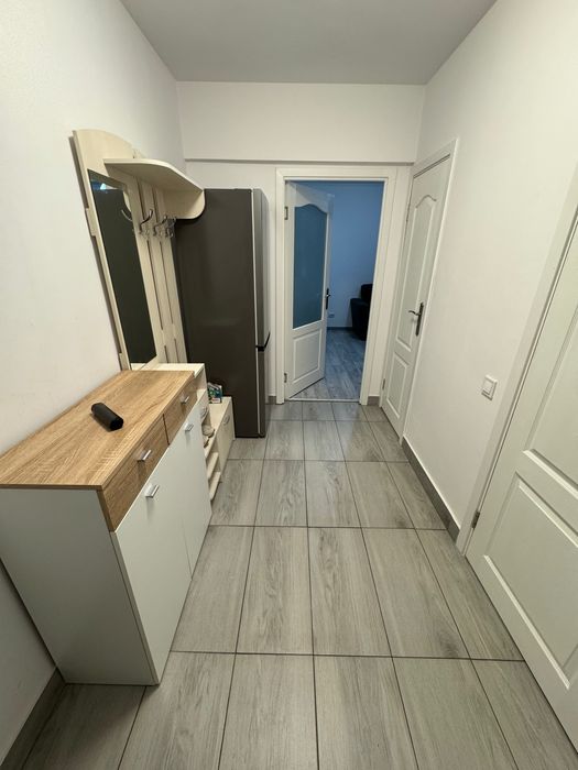Inchiriez apartament 3 camere zona Piata Progresul