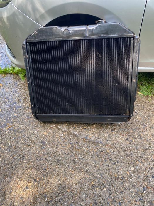 Продам радиатор Зил 130,