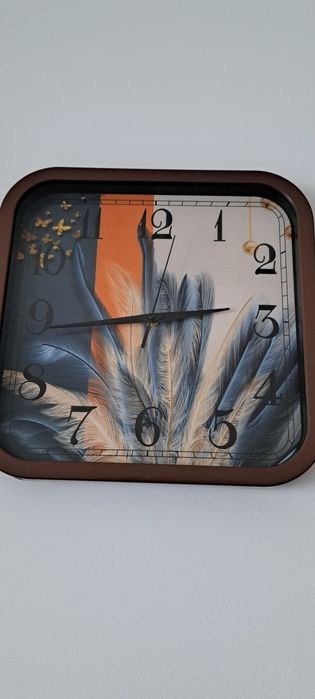 Ceas perete functional