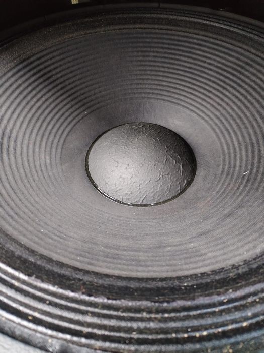 Vând difuzor de Bas impecabil 600,w 8 ohm