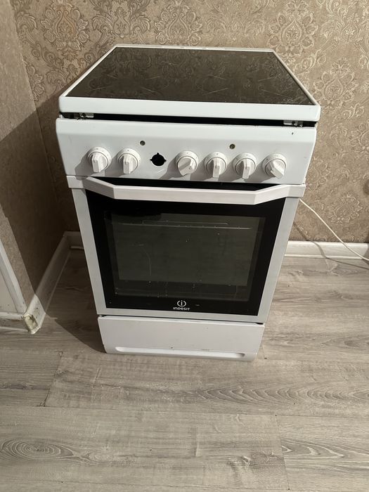 Продам электрическую плиту