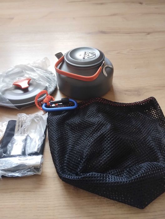 Set pentru camping, gatit in aer liber