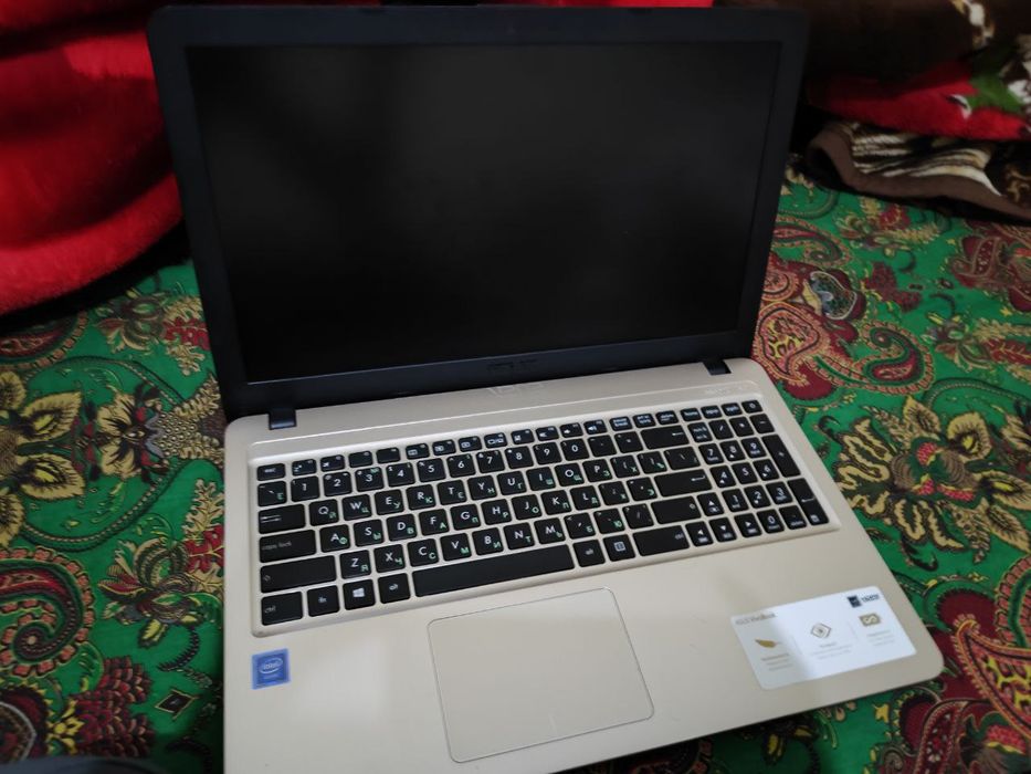 Asus Noutbuk 512gb