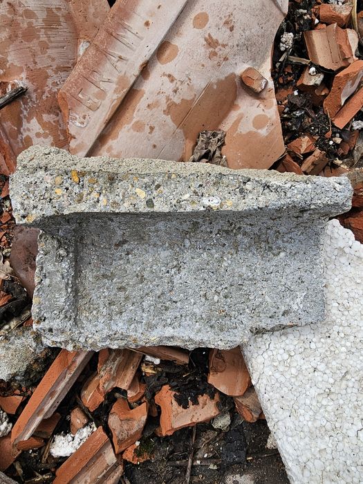 Vând boltar din beton
