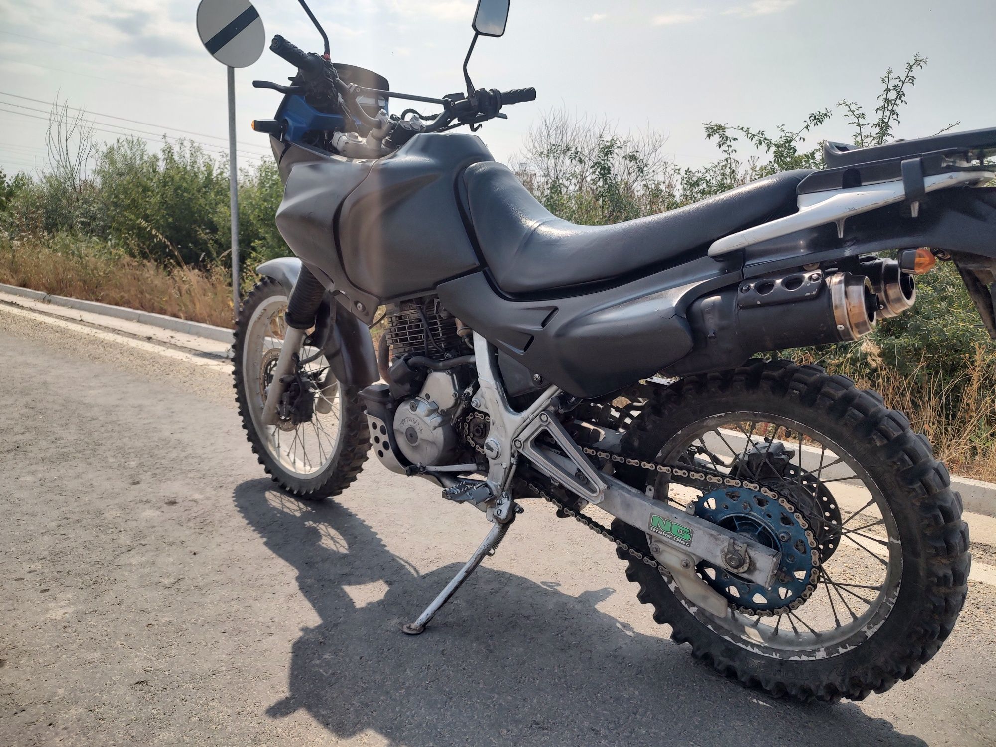 Honda NX 650 Dominator