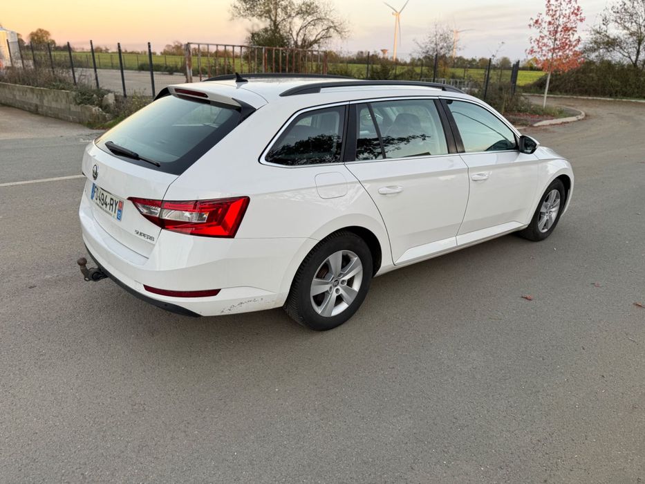 SKODA Superb
Skoda Superb III Break 2.0 TDI 16V 150 cv - Cutie Manuala