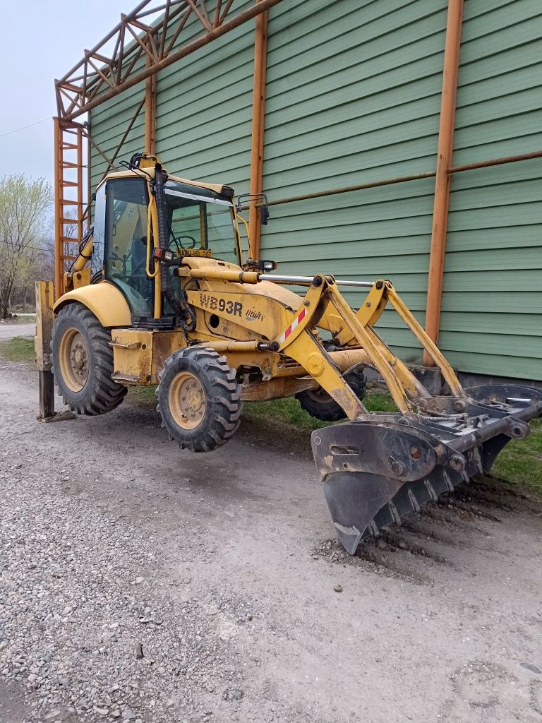 Buldoexcavator Komatsu WB 93