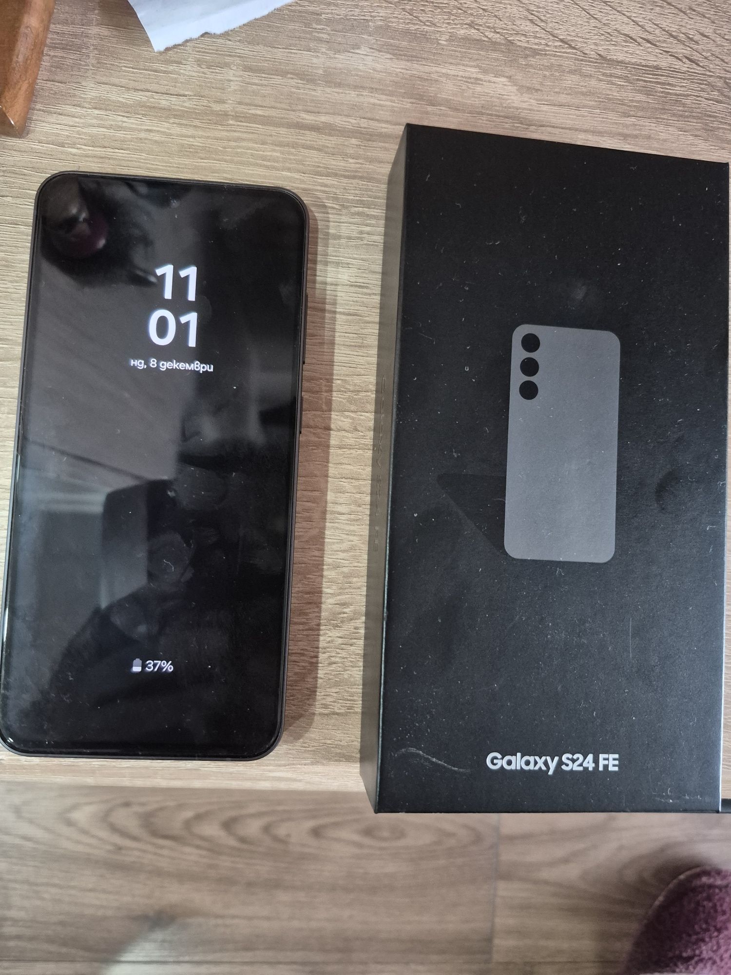 Нов Galaxy S24 FE  128GB. Закупен на 6.12 24год.С документи.