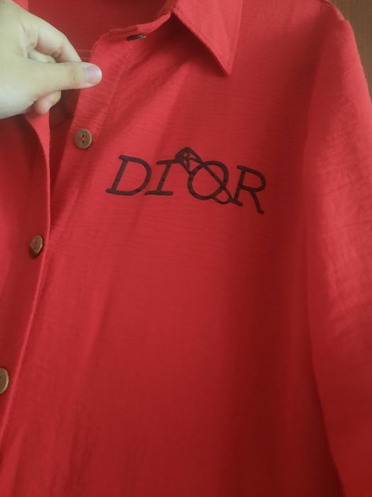 Qizil rangli Dior ko'ylagimiz