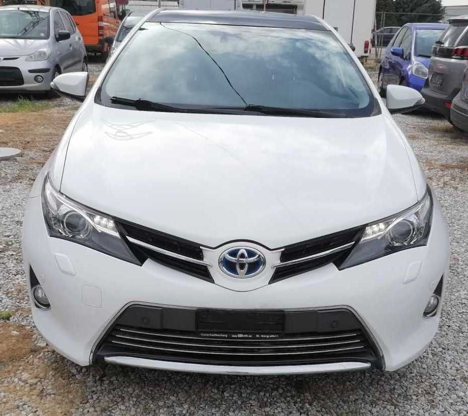 Toyota Auris 2014 Хибрит Панорама