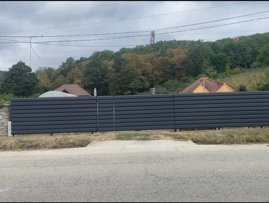 Vand teren intravila + casuta locuibila