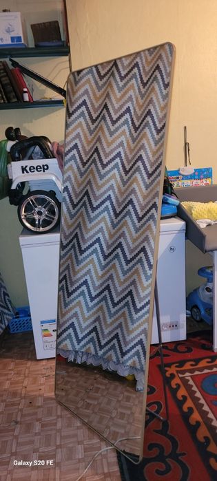 Напольное зеркало