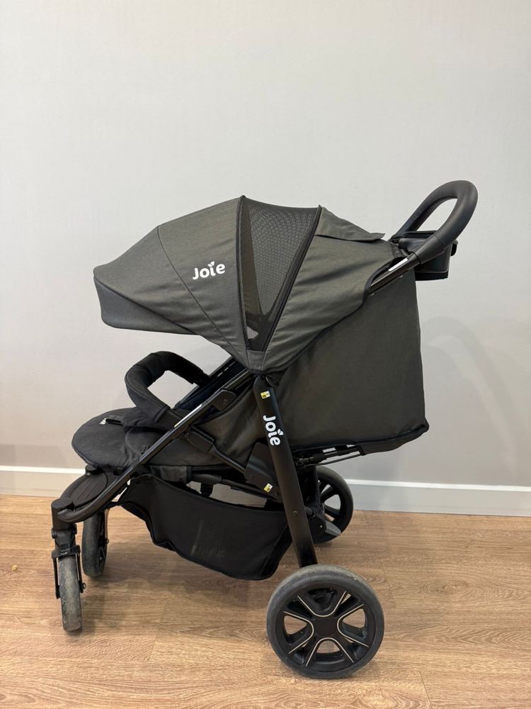 Срочно продам Прогулочную коляску Joie litetrax 4