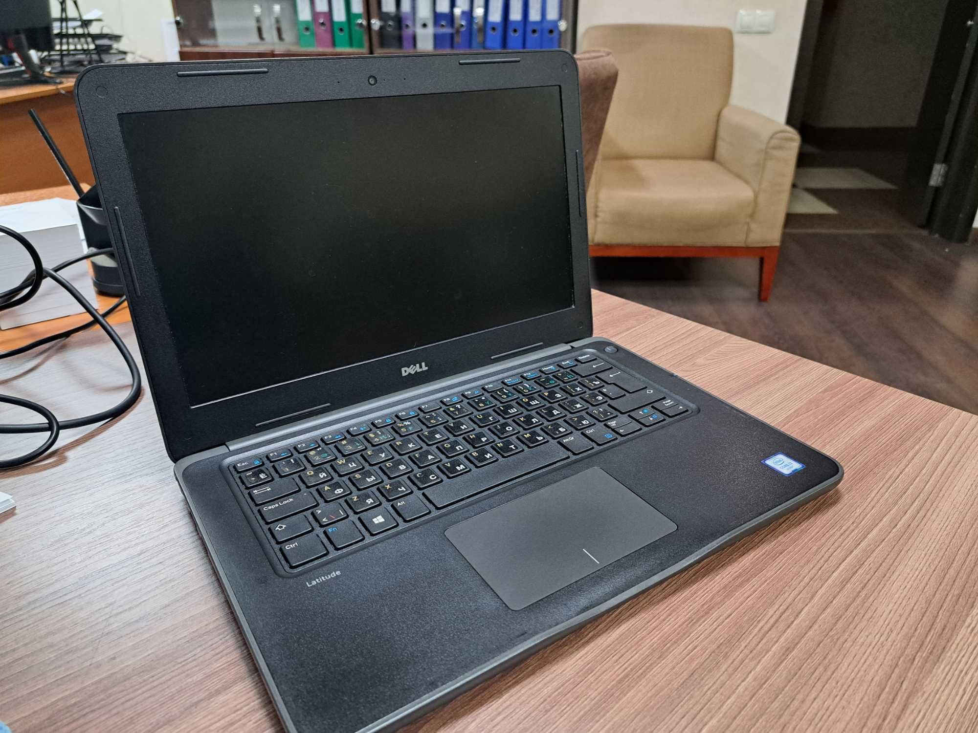 Ноутбук Intel Core i3, ОЗУ 8Gb, SSD 256Gb Dell Latitude 3380