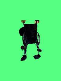 Черен инвалиден стол