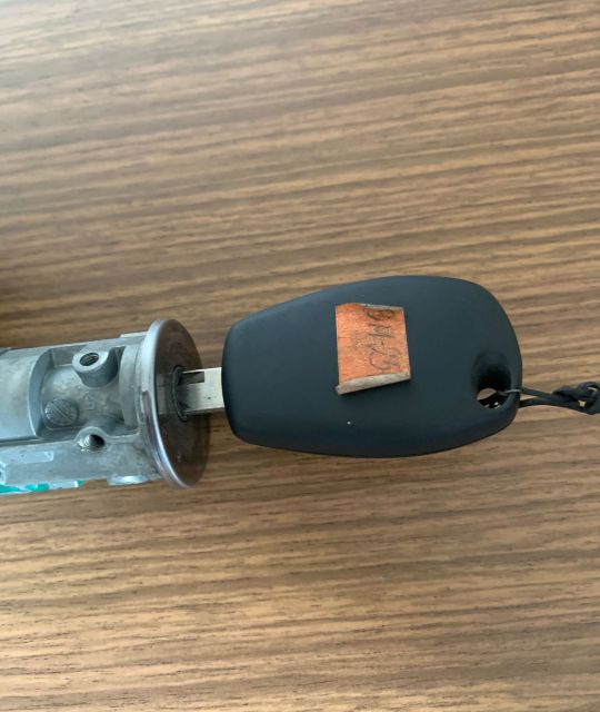 Contact cu cheie Dacia Logan prima generatie