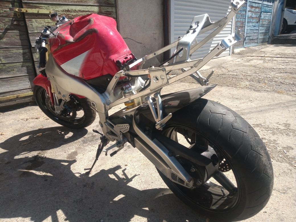 Yamaha R1 2001 на части