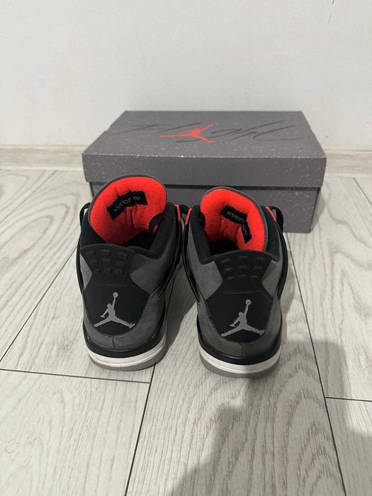 Jordan 4 retro infrared mărimea 41