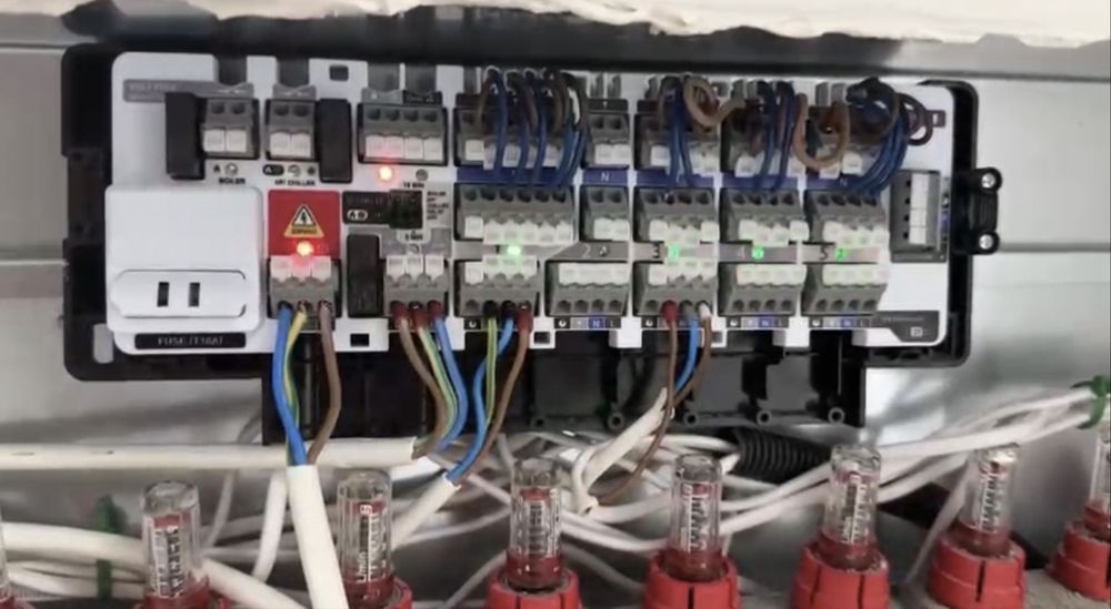 Executam lucrari de instalatii de incalzire : pardosea, calorifere