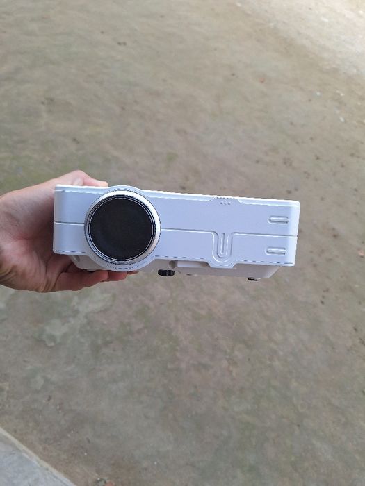 Mini led projector va DVD