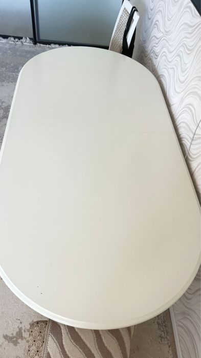 Продается стол со стульями, 3 м в раскладном виде.