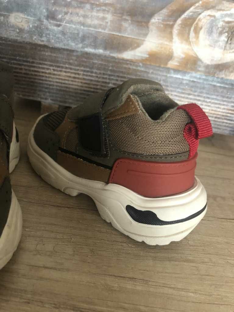 детски обувки Zara