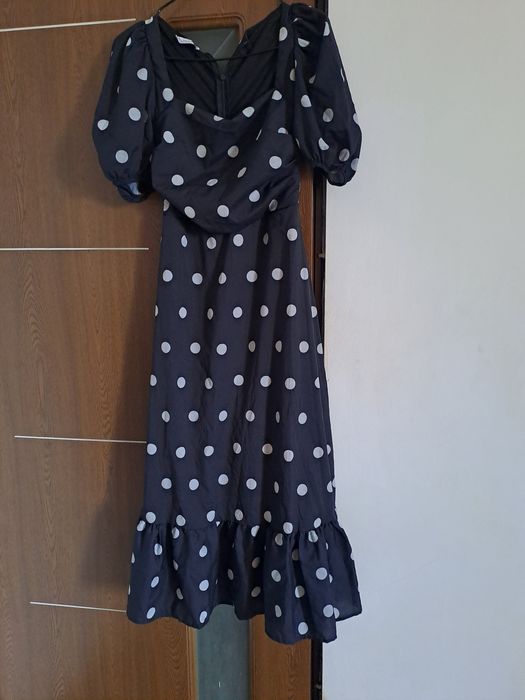 Rochii de zi noi 150 ron ambele