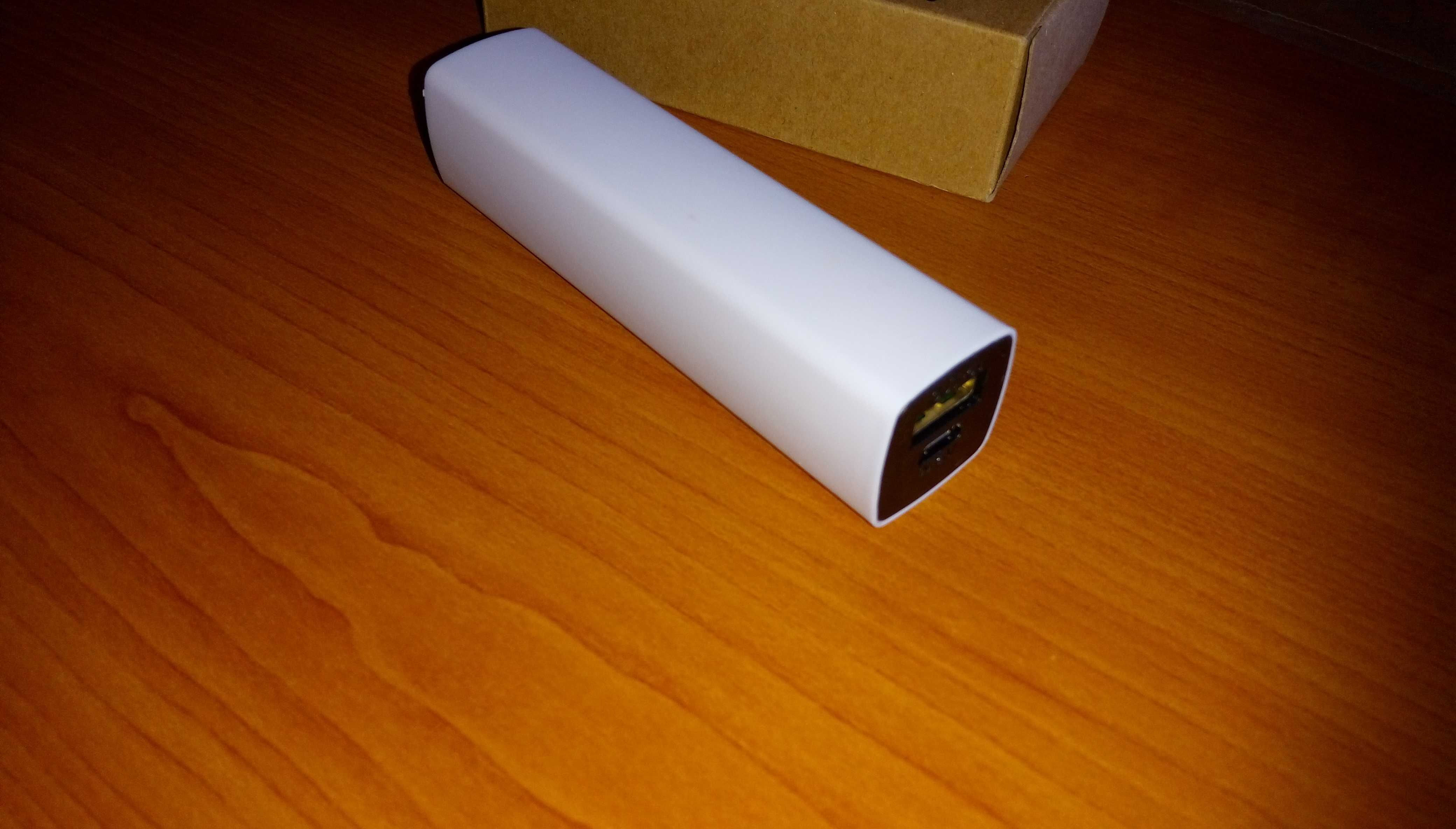 Външна Батерия 2200mAh - PowerBank 5V Нова с кабел!