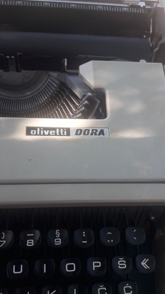 Mașină de scris OLIVETTI 1974