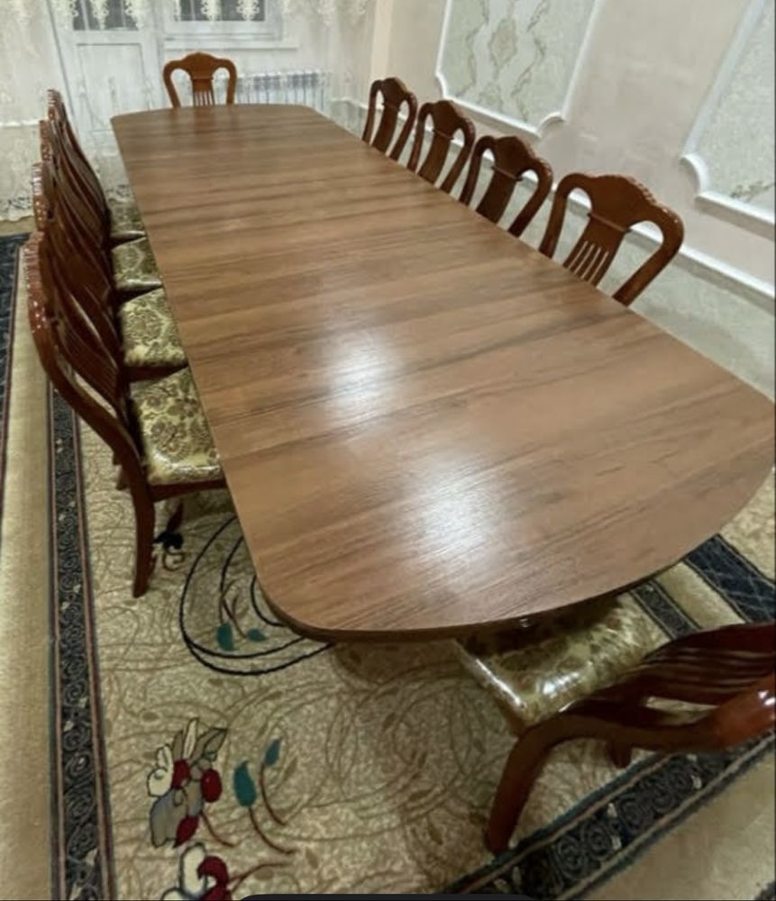 Продам стол без стульев