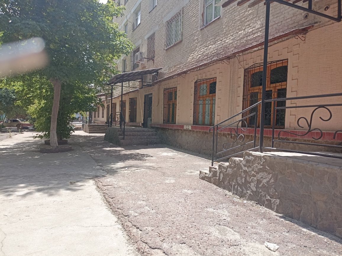 Продаётся или сдаётся в аренду нежилое помещение 410 м².