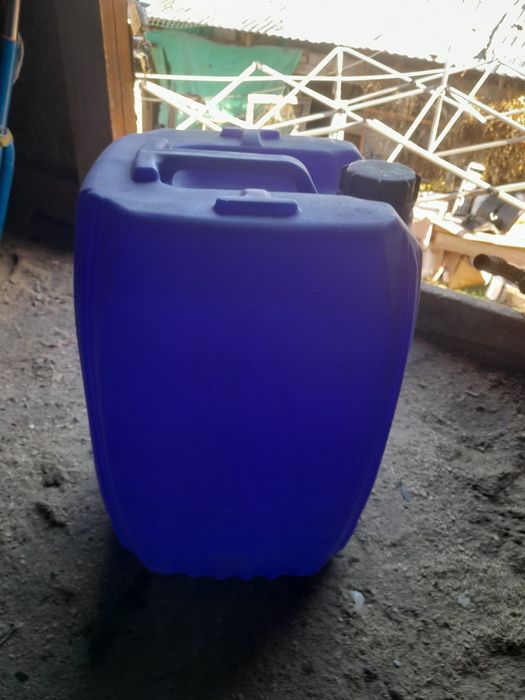 Продам канистры 30 литровые