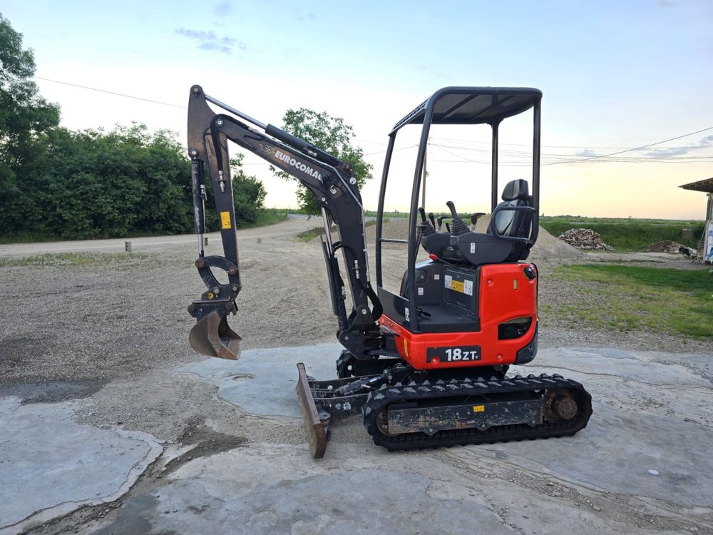 Miniexcavator Eurocomach 18zt  ,1800 kg . Jcb, caterpilar .