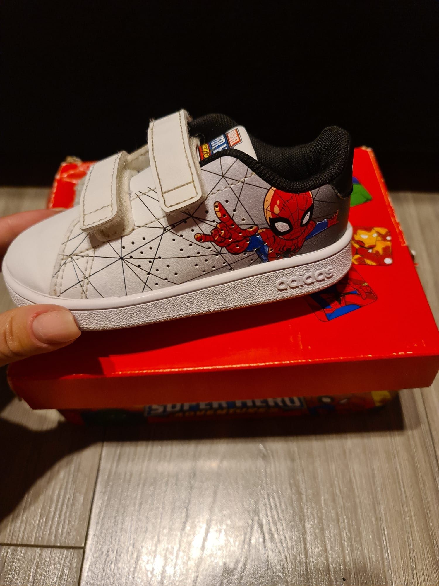 Adidasi Spider Man