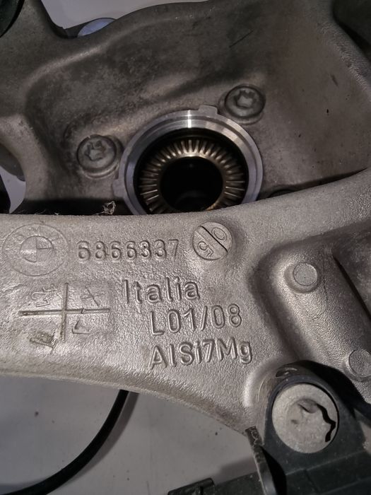 Fuzeta stânga spate completa  BMW seria 5 G30 G31 4X4 /cod-6866337 OEM