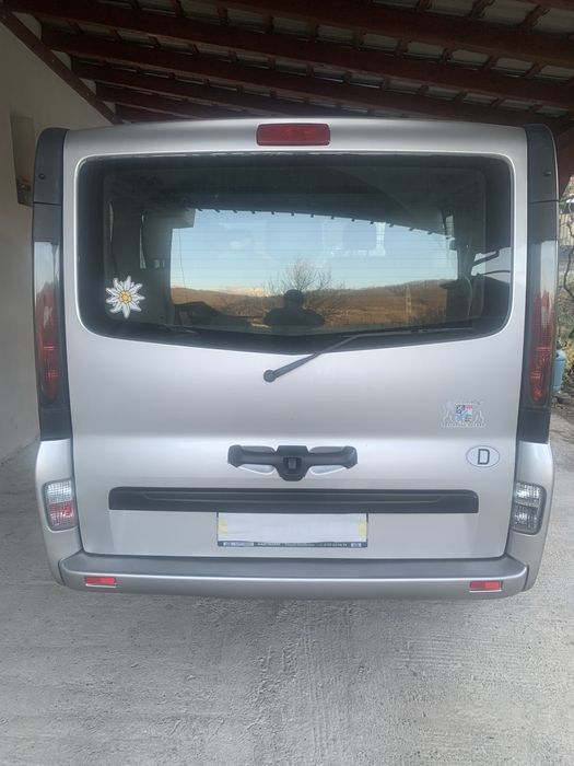 Vand renault trafic 7 locuri