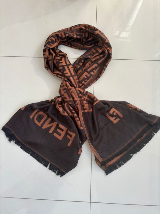 Esarfa Louis Vuitton / Burberry / Gucci