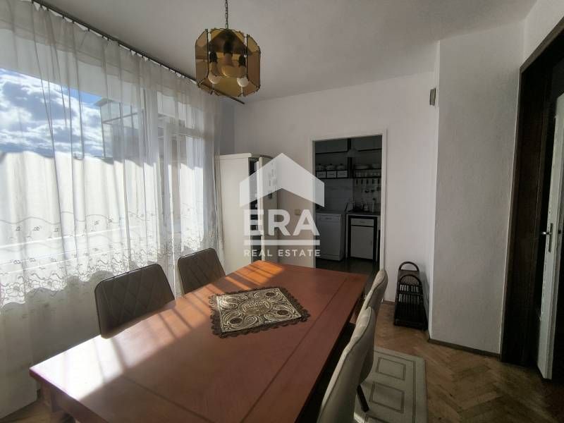 Тристаен апартамент в кв. Колю Фичето