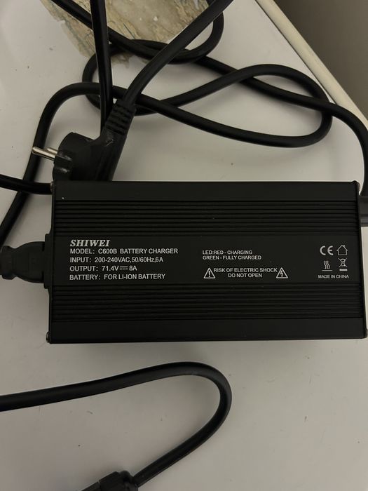 Incarcator scuter electric 71.4v