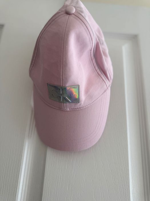 Дамска шапка Calvin Klein