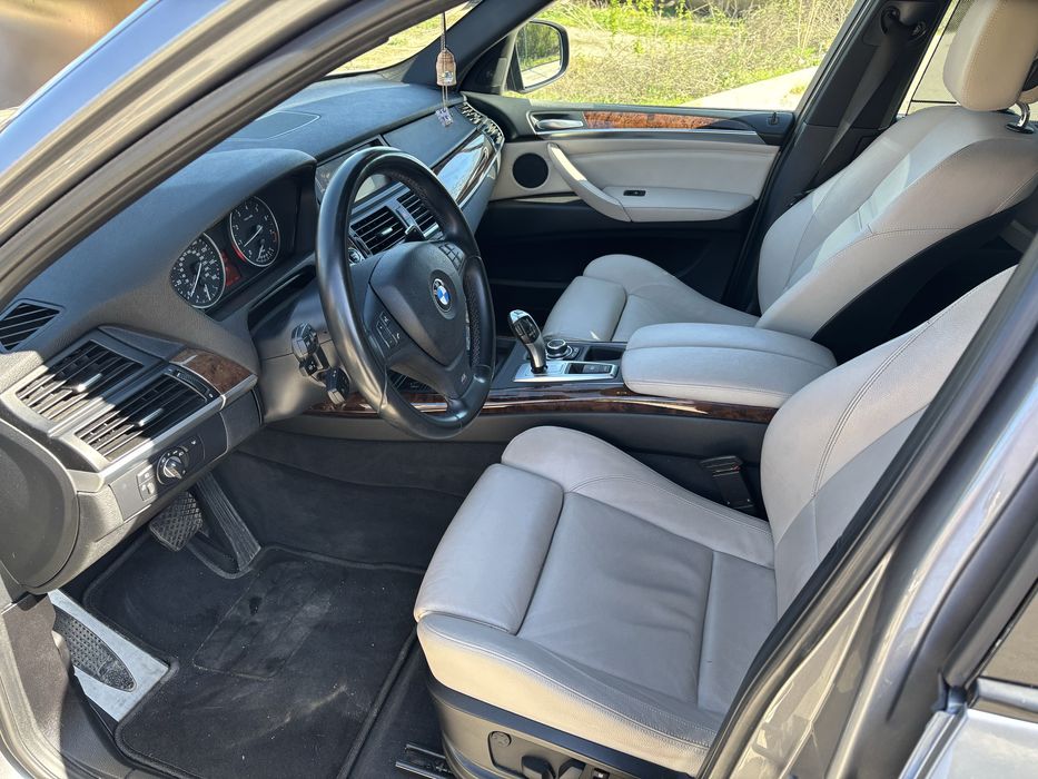 BMW X5 50i Drive
