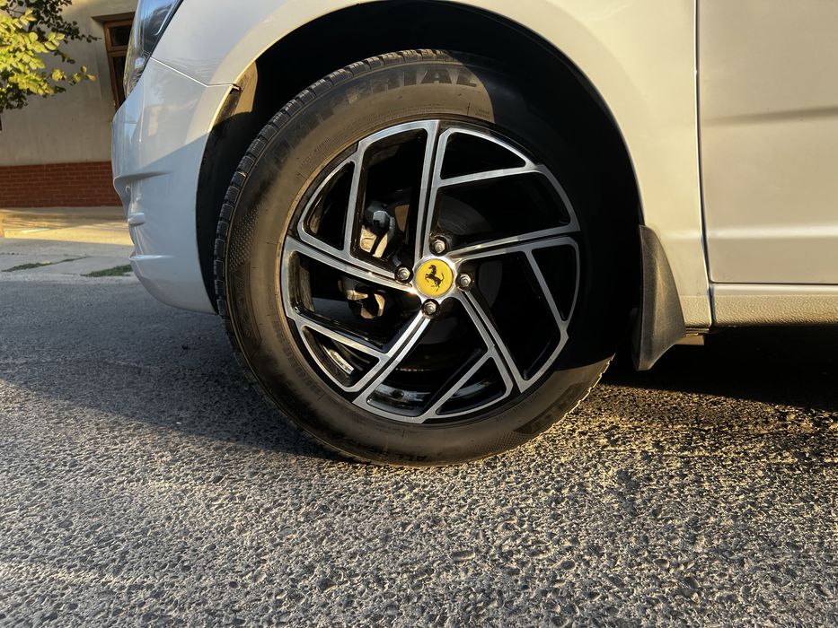 Скитка SROCHNA Kovani Bentley  R17 va Balon RATOLLA 225/55/17R  bilan